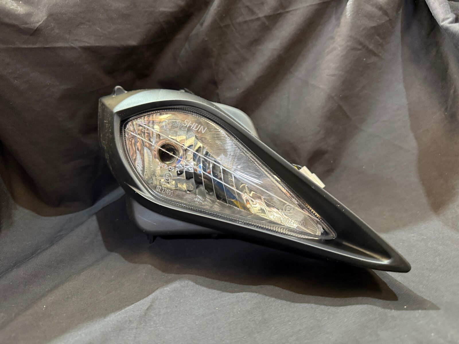 Front right headlight Mustang 250