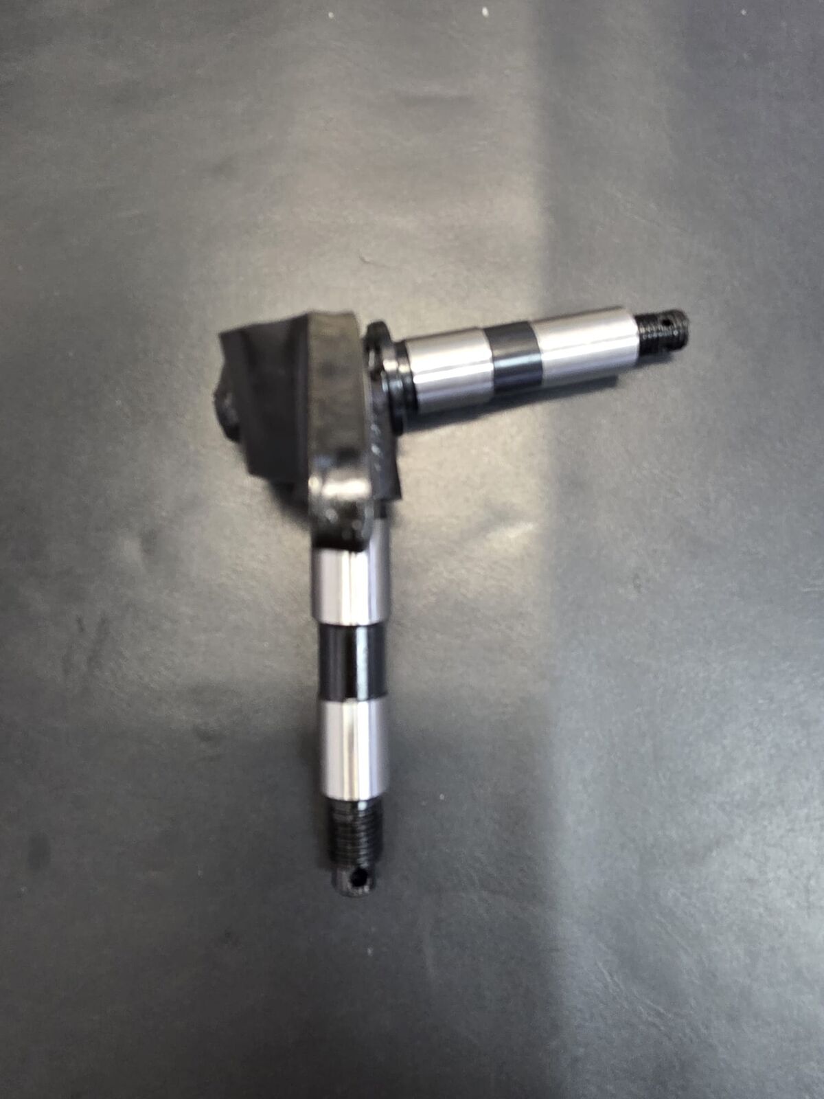 Trex110 Left knuckle (Stub Axle )