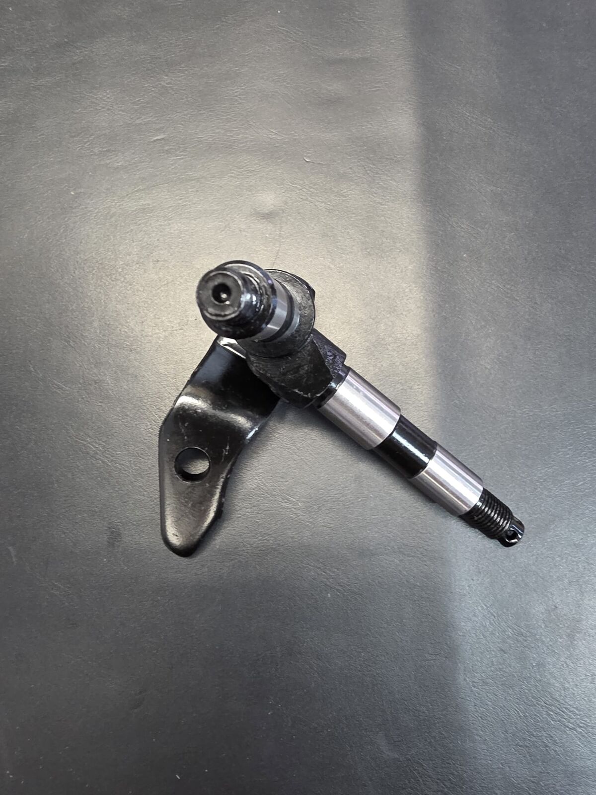 Trex110 Right knuckle (Stub Axle)