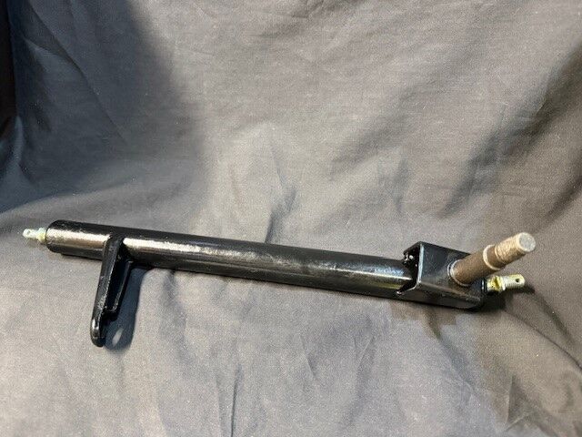 SPINDLE AND STRUT SUPPORT,L Blazer 200R