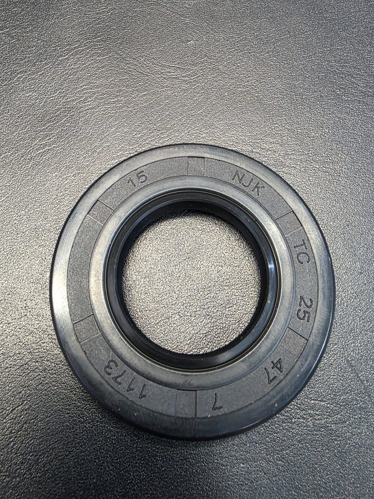 E5 / E5LR X300 SEAL 25X47X7