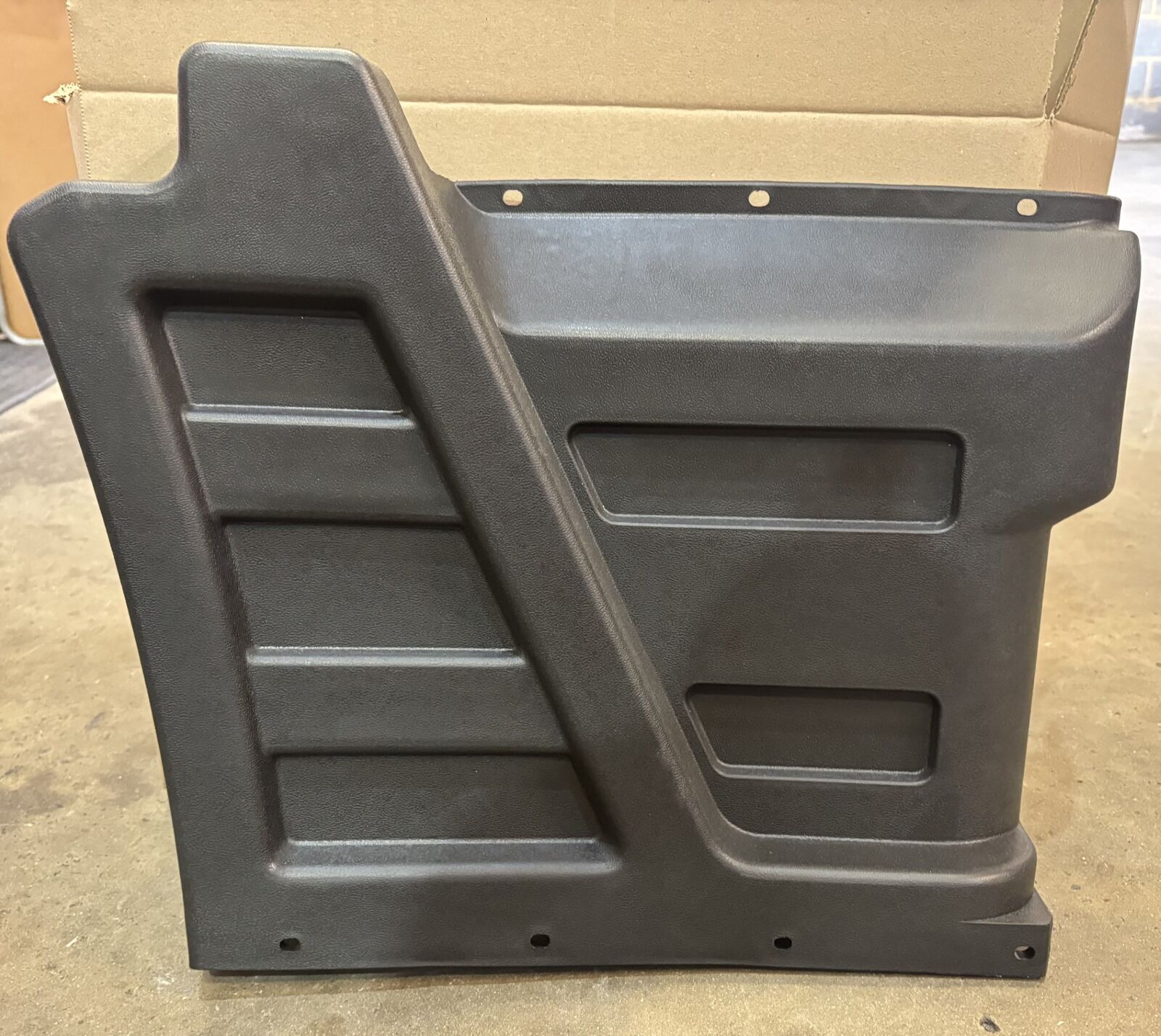 E5 / E5LR SIDE PANEL COVER, R