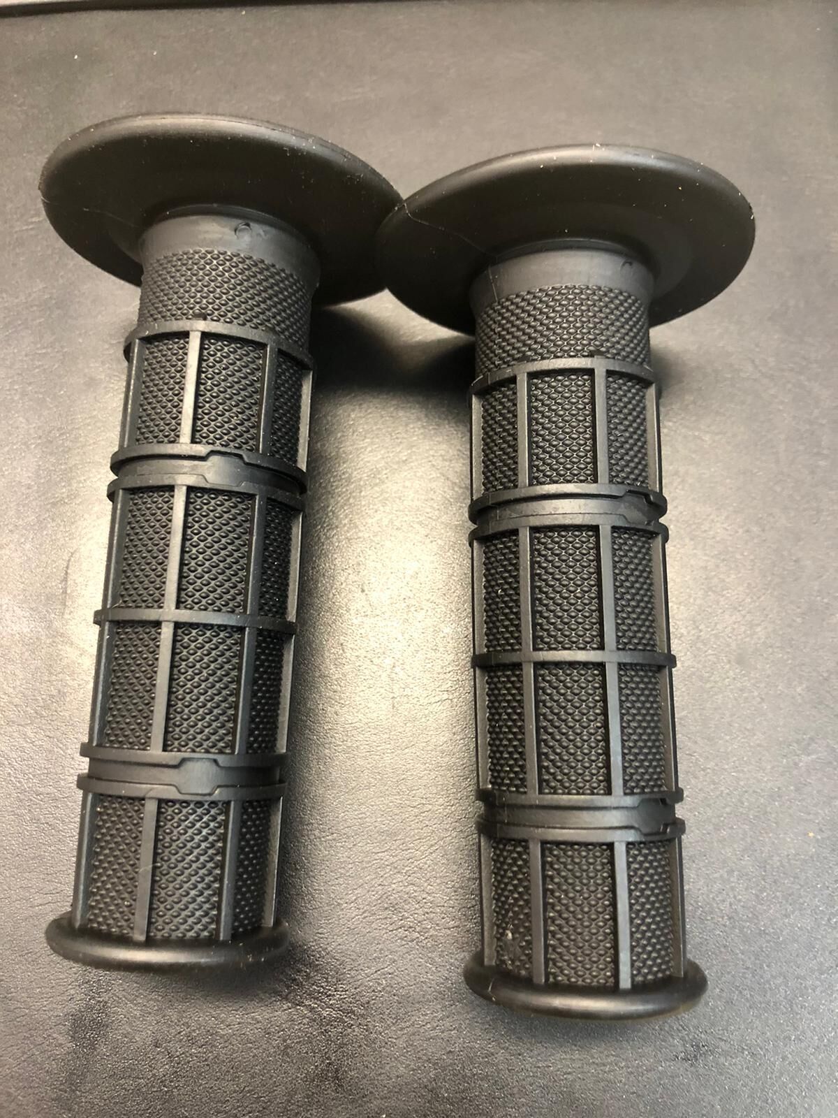 HANDLE GRIPS CF50/70/110/125/125s/140/250