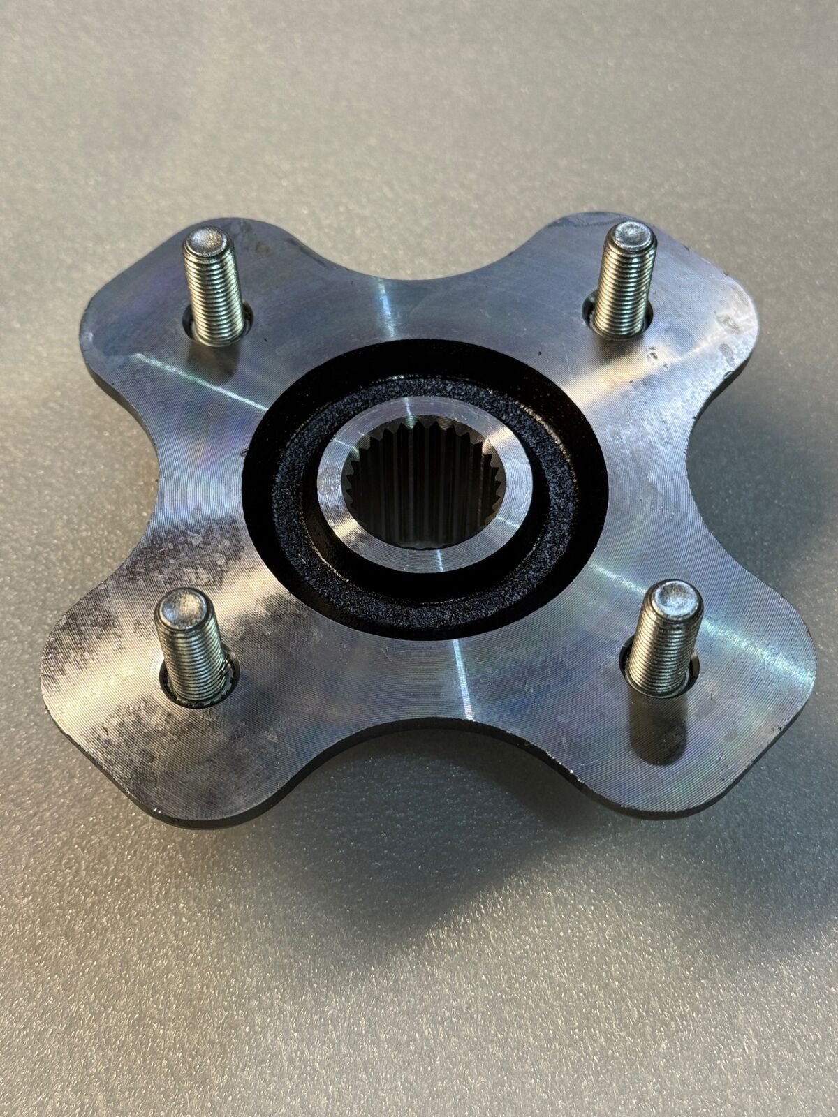HUB FOR STEEL WHEEL ASSY 400GT