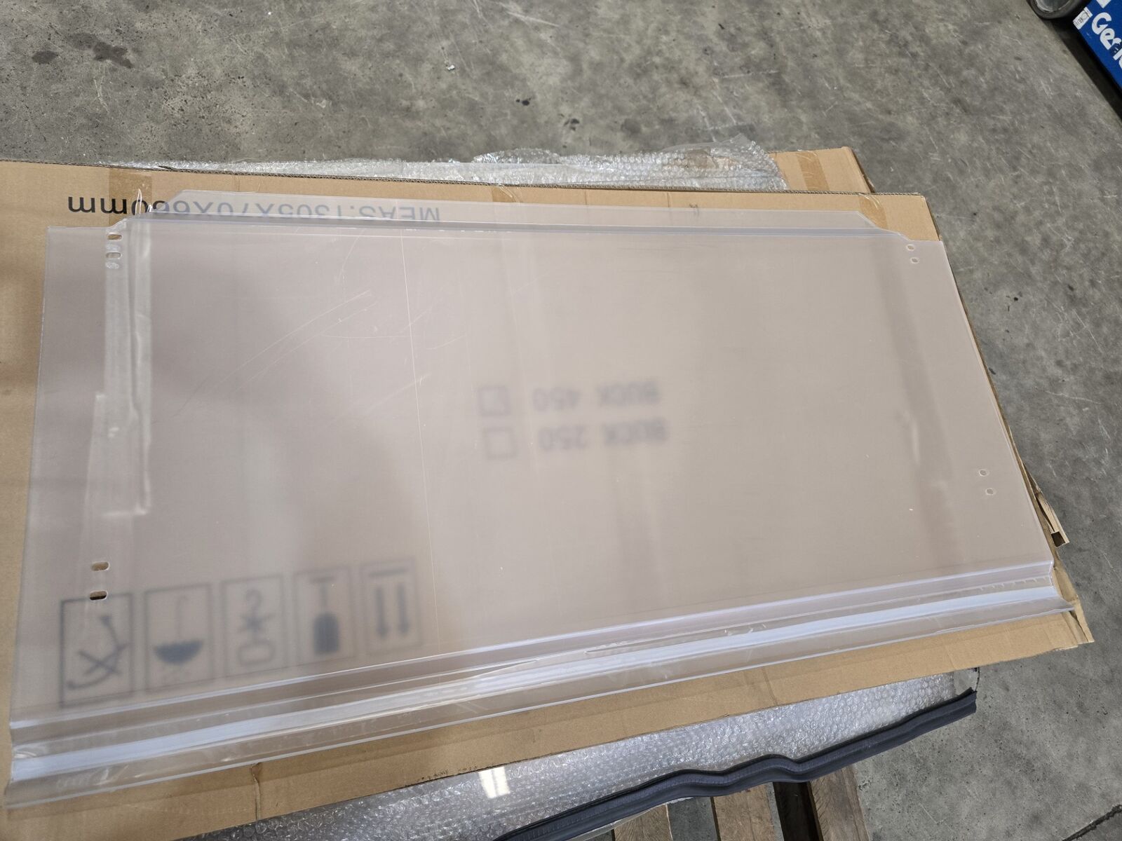 WINDSHIELD ASSEMBLY 250GT 400GT