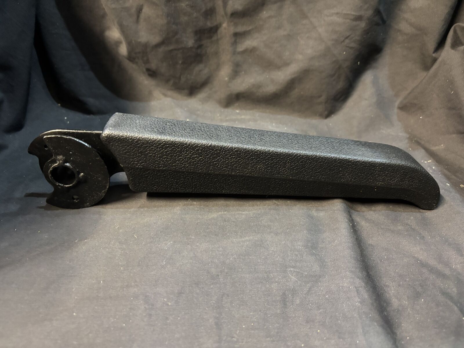 E10 Folding Arm Rest, R