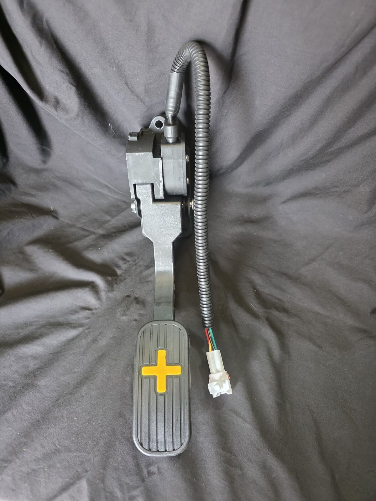 E10 / E10 Crew / E10 Cargo Electronic Accelerator / Throttle Pedal (Complete with Bolt M6×16(GB/T 5789) x 3)