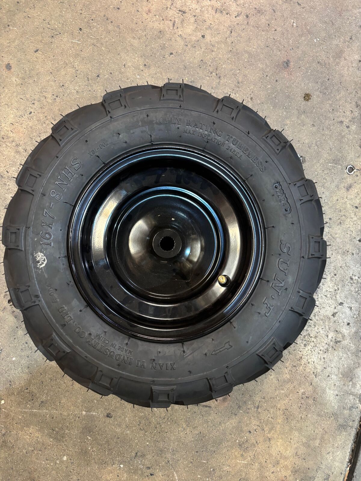 BLAZER REAR RIGHT WHEEL ASSY